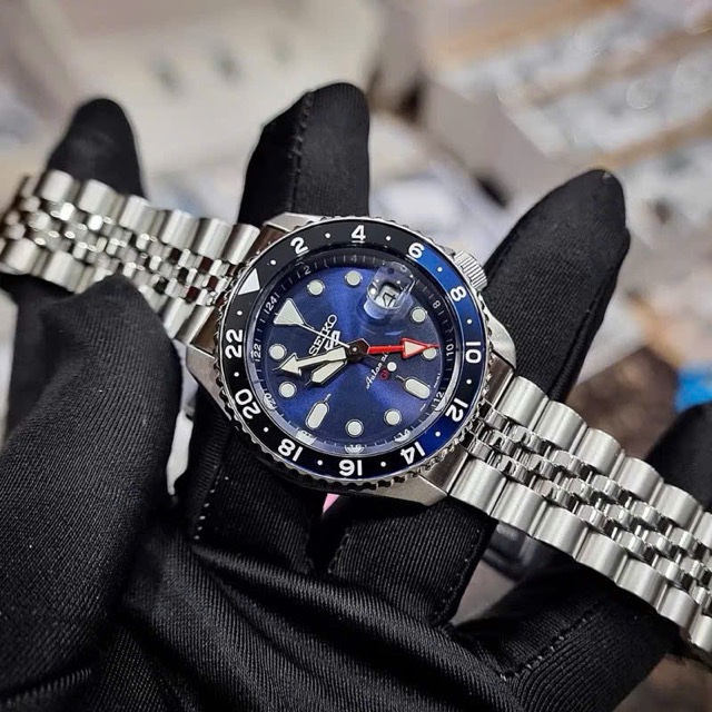 Đồng hồ nam dây thép Seiko 5 Automatic GMT SDX Batman SSK003K1