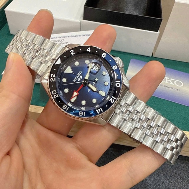 Đồng hồ nam dây thép Seiko 5 Automatic GMT SDX Batman SSK003K1 - Ảnh 3