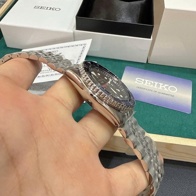 Đồng hồ nam dây thép Seiko 5 Automatic GMT SDX Batman SSK003K1 - Ảnh 4