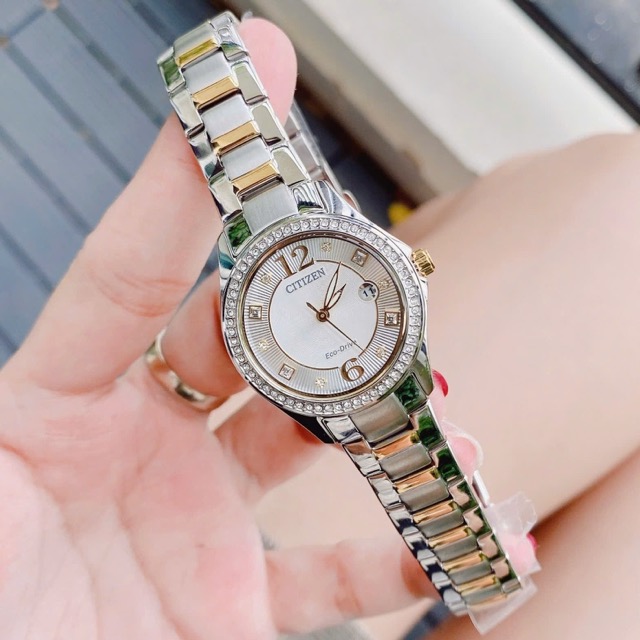 Đồng hồ nữ dây thép Citizen Eco Drive Crystal Two-Tone Silver Calendar FE1146-71A