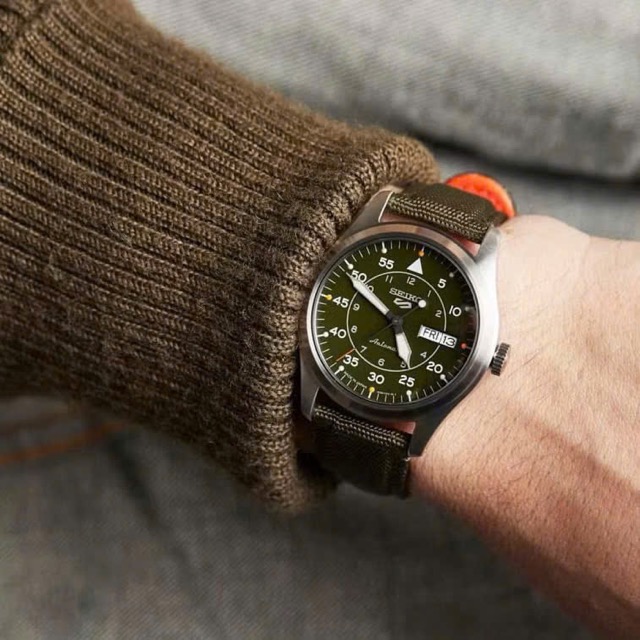 Đồng hồ nam dây vải Seiko 5 Sports Field Automatic SRPH29K1 - Ảnh 2