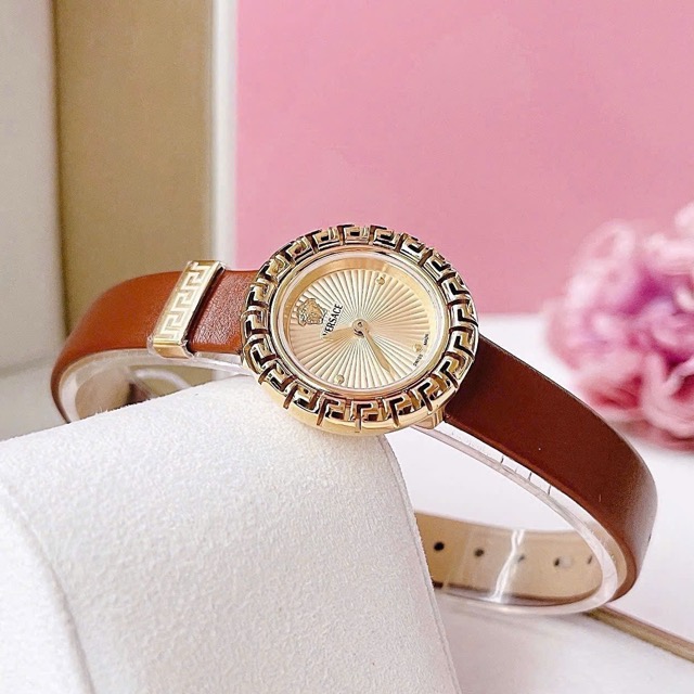 Đồng hồ nữ dây da Versace La Greca Swissmade VE8C00124 - Ảnh 2