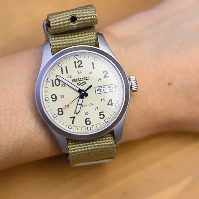 Đồng hồ nam nữ dây vải Seiko 5 Sports Field Automatic Beige SRPJ83K1 - Ảnh 4