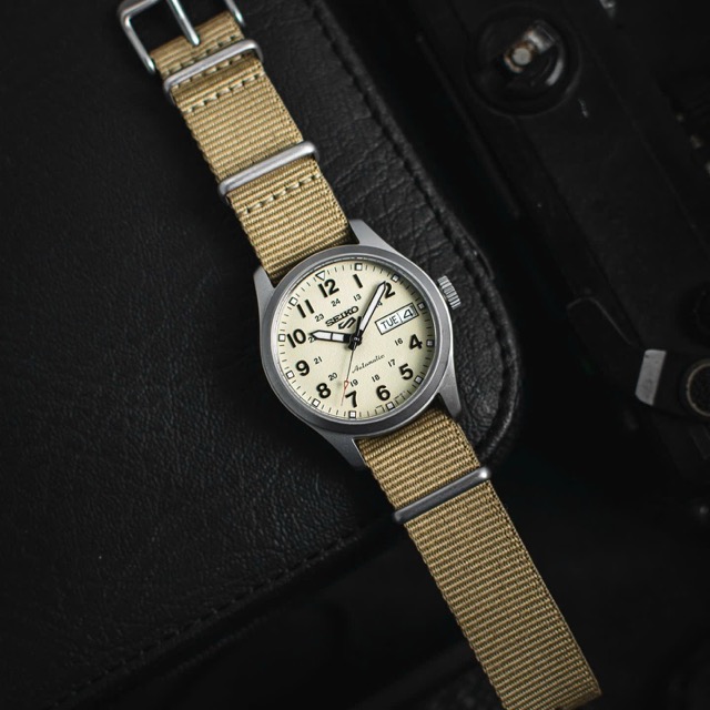 Đồng hồ nam nữ dây vải Seiko 5 Sports Field Automatic Beige SRPJ83K1 - Ảnh 5