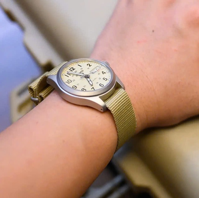 Đồng hồ nam nữ dây vải Seiko 5 Sports Field Automatic Beige SRPJ83K1 - Ảnh 6