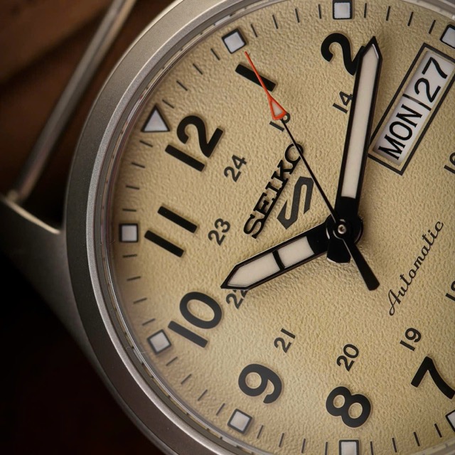Đồng hồ nam nữ dây vải Seiko 5 Sports Field Automatic Beige SRPJ83K1 - Ảnh 9