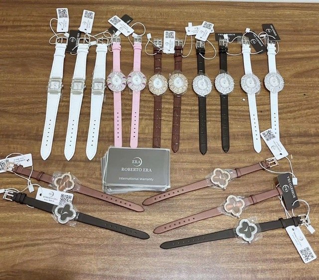 Đồng hồ nữ dây da Roberto Era Quartz Oval Leather Strap Crystal RE5028C - Ảnh 3